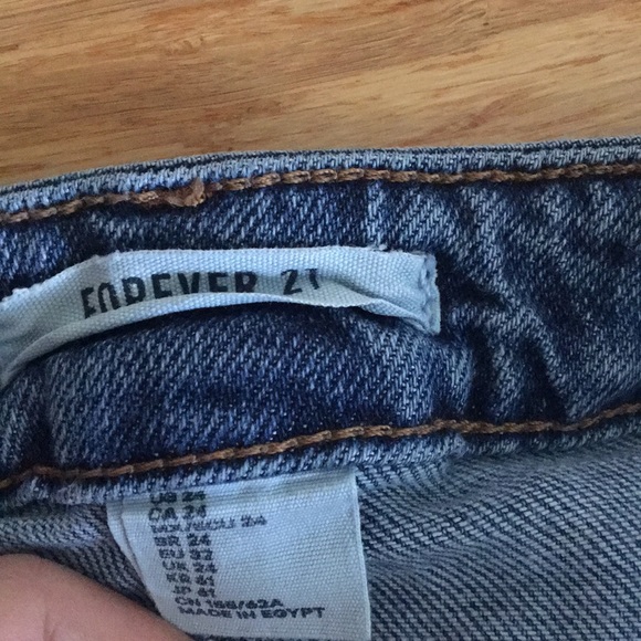 Ripped Jeans - Forever 21 - Picture 4 of 5